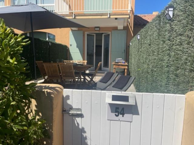 La Martina Apartment Сен Максим Екстериор снимка